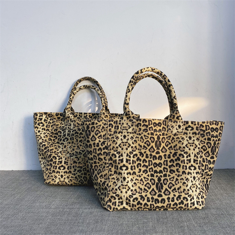 Unisex Leopard Print Embroider - огляд і ціна Women'S Reebok Bags